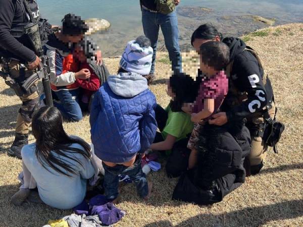 Las autoridades mexicanas lograron reunir a los menores con sus madres.