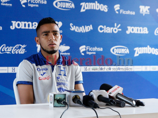 Carlos Argueta, lateral derecho del Vida.