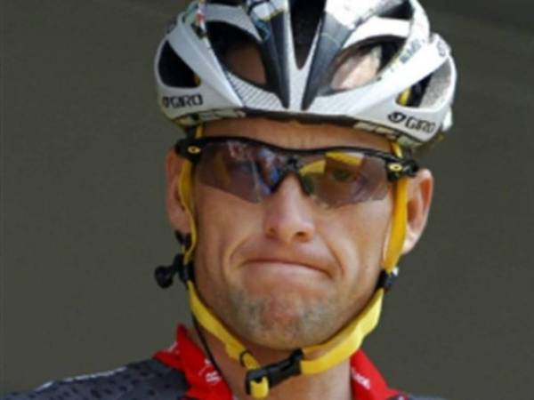 Lance Armstrong está en el ojo de la polémica tras ser acusado de usar un motor en su bicicleta. Foto: Cortesía