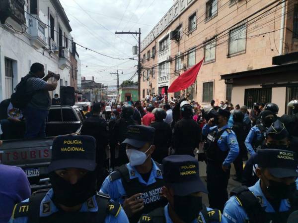 El enfrentamiento ocurrió en las instalaciones de la Secretaría de Salud en la capital de Honduras.