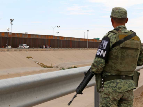 La joven fue encontrada inconsciente por elementos de la Patrulla Fronteriza cerca del Canal Americano y fue declarada muerta al llegar a un hospital.