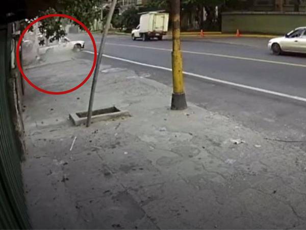 Menor se salva de morir tras salir expulsado durante colisión en subida a El Picacho