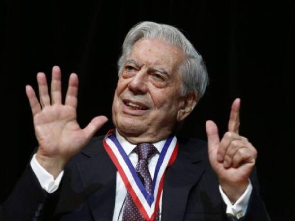 Mario Vargas Llosa es un escritor peruano, de 82 años de edad, ganador del premio Nobel de Literatura. (AFP)