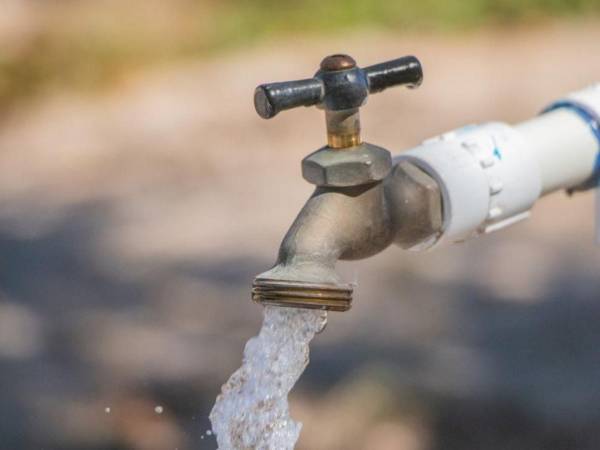 Desde la madrugada comenzarán a recibir el agua potable en varias zonas de la capital.