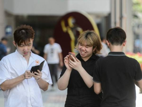 Tras el lanzamiento de Pokémon Go, la acción de Nintendo duplicó su valor en ocho sesiones, llegando a superar los 30,000 yenes a inicios de la semana pasada. Foto: AFP