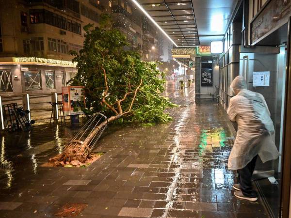 El observatorio subió la alerta a categoría nueve, que es el nivel previo antes de declarar que un tifón es un huracán.