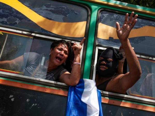 Nicaragua vive una situación polarizada, un buen grupo apoya a Ortega y otra parte del país pide su salida del gobierno. Sin embargo, la hostilidad reina en el país. Foto: Agencia AP.