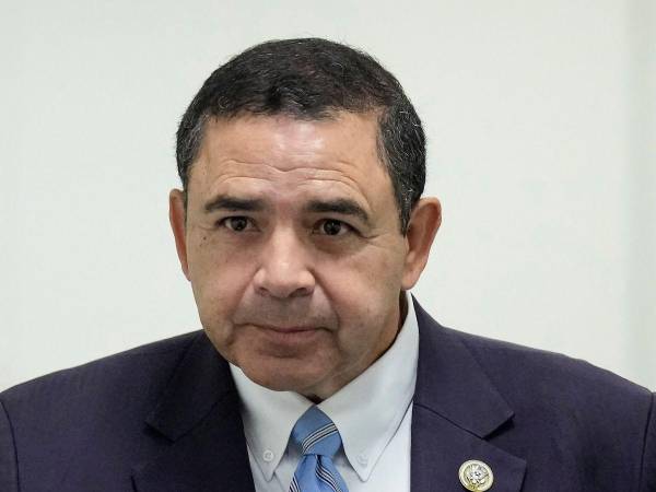 El incidente lo vivió el congresista Henry Cuellar frente a su residencia en Washington.