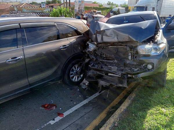 El percance vial ocurrió cerca de un semáforo en la carretera CA-5 en Siguatepeque.