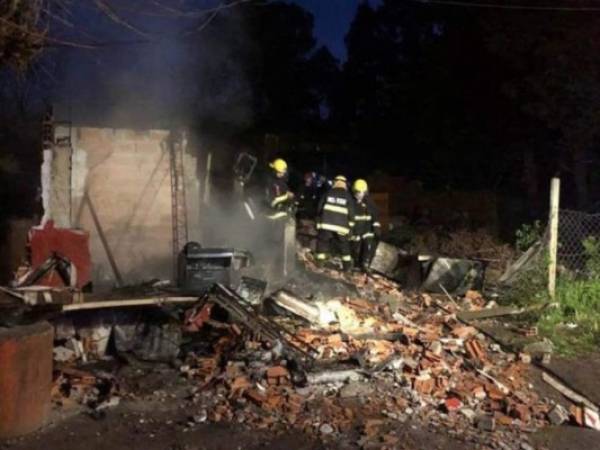 El incendio comenzó en la madrugada del domingo. Foto: Diario de Yucatán.