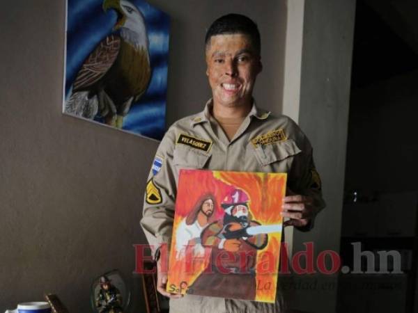 Ever tiene en su vivienda un retrato especial, que significa “el respaldo que Dios nos brinda en cada misión”. El Águila es de su Motagua. Foto: David Romero/El Heraldo