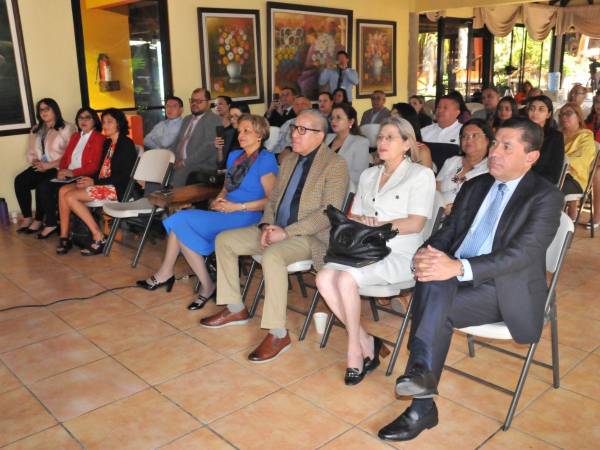 Momento en que jueces y magistrados participaban en la capacitación para la emisión de sentencias con perspectiva de género.