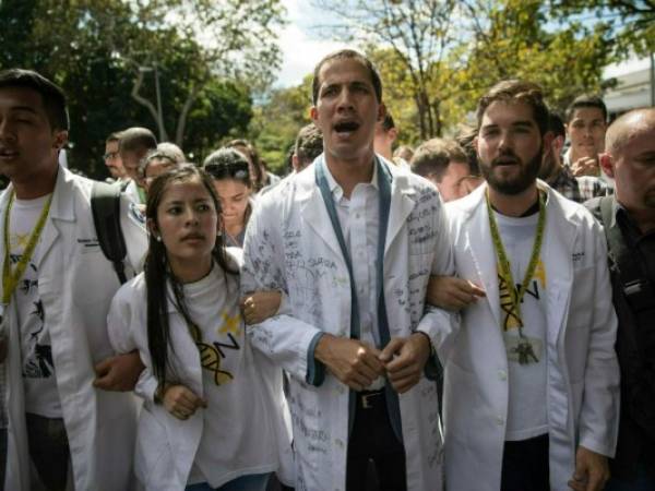 Juan Guaidó encabezó las protestas de este miércoles. Foto AP