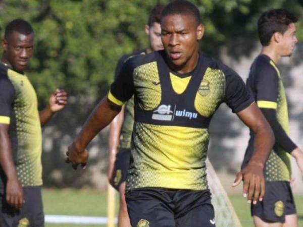 El defensor Yeison Mejía se suma a Denil Maldonado como nuevos legionarios en la MLS.