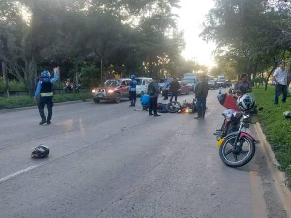 La pareja de jóvenes acababa de ingresar a la ciudad industrial cuando sufrieron el percance fatal.