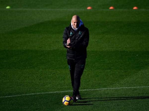 El entrenador del Real Madrid, Zinedine Zidane, quiere contar pronto con el extremo belga, Eden Hazard.