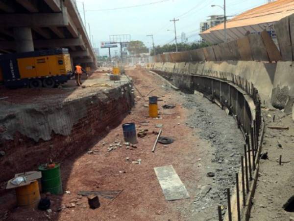 Las excavaciones del túnel iniciaron hace dos semanas para realizar el cambió de la tubería de agua que pasa por el sector.