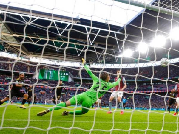 La final del torneo se jugará en el estadio de Wembley en Londres, Inglaterra, donde aún no se han visto afectados los eventos deportivos por el brote de COVID-19. Foto: AP