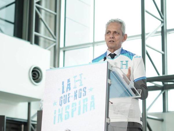 Reinaldo Rueda tuvo su primer mano a mano con la prensa deportiva hondureña en su regreso al país.