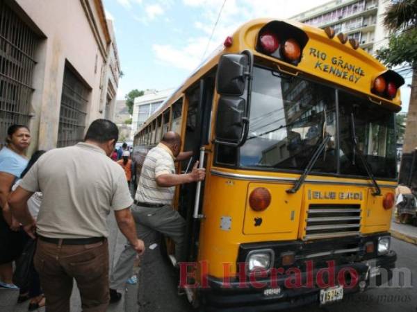 La intención es sacar de circulación el dinero de las unidades.