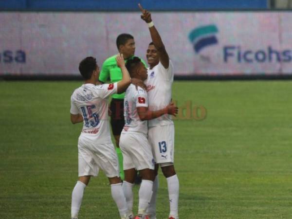 Carlo Costly celebra el gol anotado en el Estadio Nacional de Tegucigalpa. Foto Ronal Aceituno| EL HERALDO