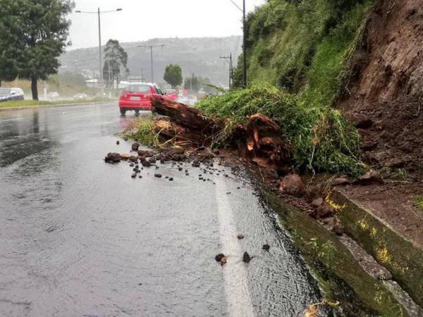 Las lluvias ocasionaron estragos en Quito.