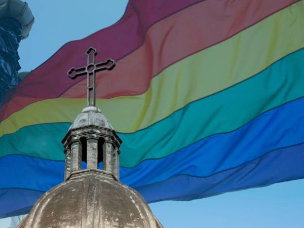 De momento, en la Iglesia católica, solo los hombres pueden acceder a él.