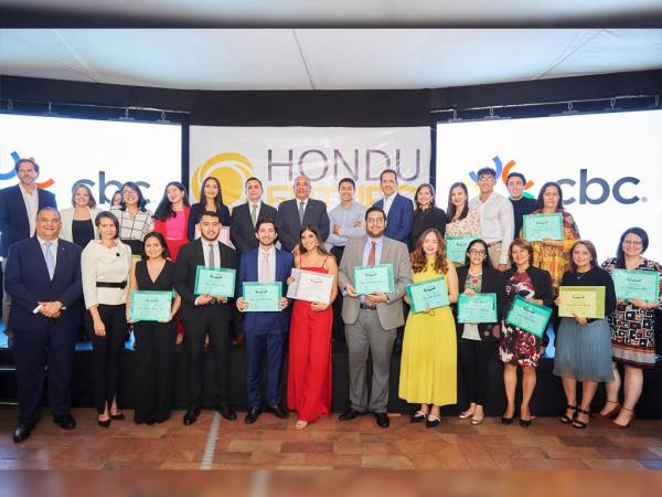 Las becas son ofrecidas a jóvenes hondureños gracias a los aportes de las empresas donantes. Este año se entregarán 25 becas para estudios de posgrado en siete universidades internacionales.