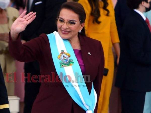 La presidenta Xiomara Castro de Zelaya durante su toma de posesión. FOTO: Johny Magallanes/EL HERALDO