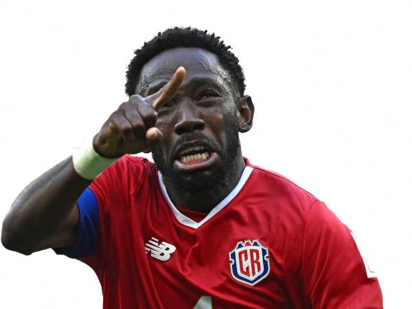 El defensa de Costa Rica #04 Keysher Fuller celebra anotar el primer gol de su equipo durante el partido de fútbol del Grupo E de la Copa Mundial Qatar 2022 entre Japón y Costa Rica en el estadio Ahmad Bin Ali en Al-Rayyan, al oeste de Doha el 27 de noviembre de 2022.