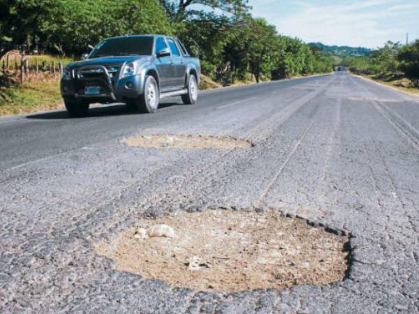 Los conductores de la carretera CA-4 entre Chamelecón, Cortés y La Entrada, Copán tiene décadas de estar sufriendo por el mal estado de la vía, pese a que el proyecto ya fue concesionado.