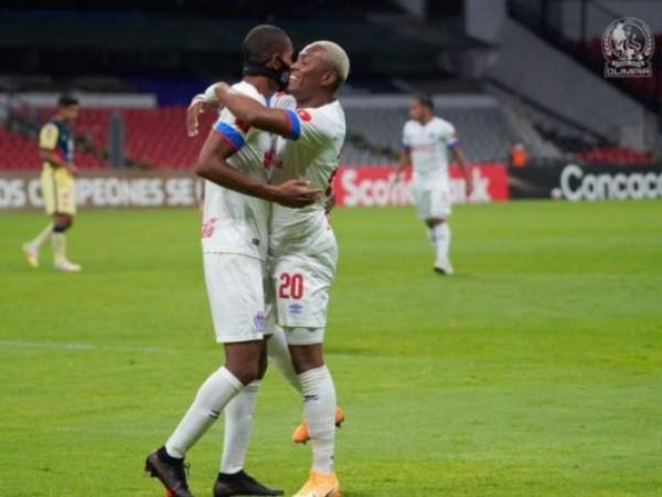 El león se va con la frente en alto de la Concachampions luego de obtener una histórica victoria en el Estadio Azteca. Foto: Club Olimpia