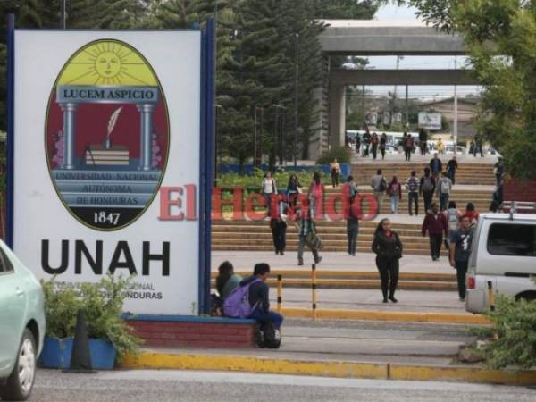 Los estudiantes que aprobaron la PAA podrán matricularse durante el próximo año.