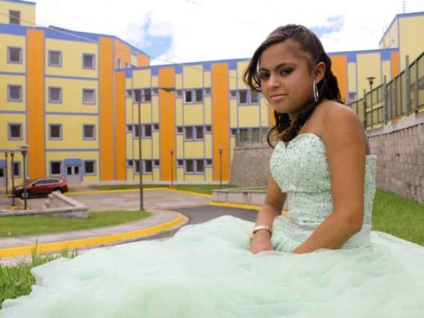 Jazmín Gómez lució un hermoso vestido cor verde (Foto: Tomada del Facebook)