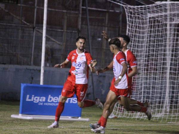 Marcelo Canales se encargó de darle un valioso triunfo al Vida desde el punto penal.