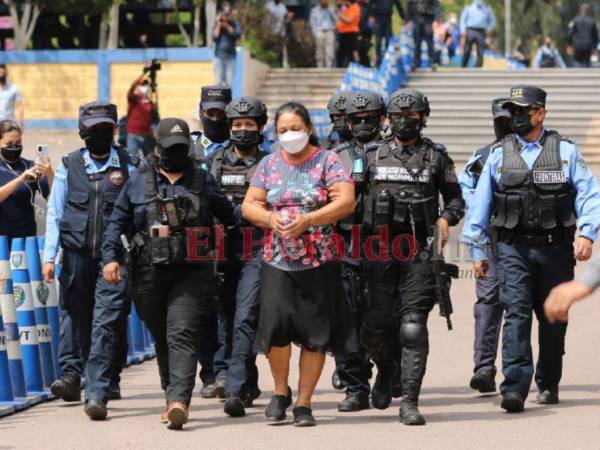 Herlinda Bobadilla permanece recluida en Los Cobras a la espera de su traslado hacia Estados Unidos.