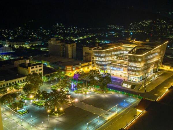 Así luce la enorme y moderna biblioteca de El Salvador.