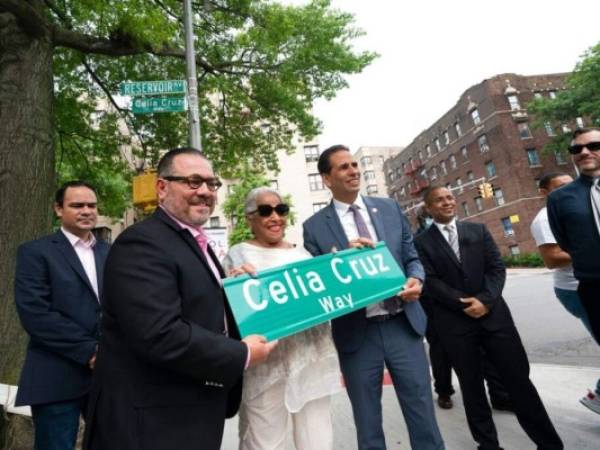 Celia Cruz, quien falleció en 2003 a los 78 años en su casa de Fort Lee, Nueva Jersey, está enterrada en el cementerio de Woodlawn, en el Bronx. FOTOS: AP