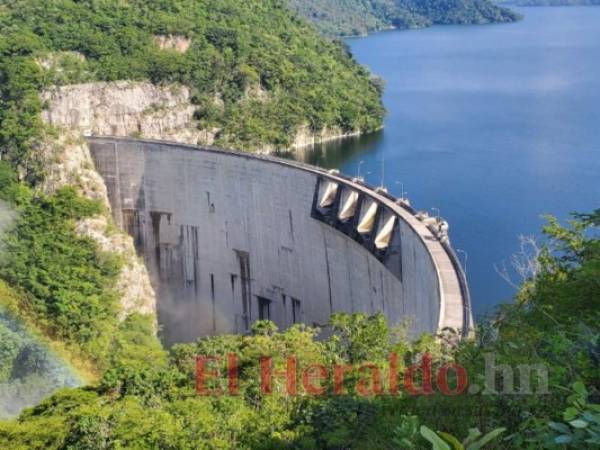 El aumento en los niveles del embalse de deben a las constantes lluvias que azotaron a zona norte debido a las tormentas Iota y Eta.