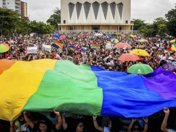 Las personas transgénero, <b>intersexuales </b>y no binarias deberán en el futuro presentar una simple autodeclaración si desean cambiar de nombre o de mención de género en el registro civil.