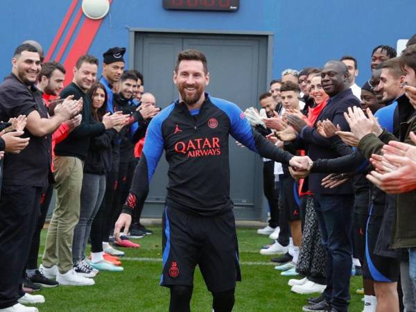 Messi fue recibido como la máxima estrella en el PSG.