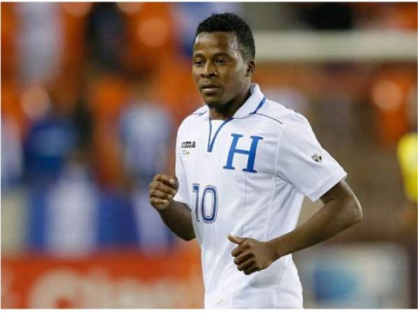 Marvin Chávez defendiendo la camisa de la Selección Nacional de Honduras en el partido contra Ecuador en el Mundial de Brasil 2014.