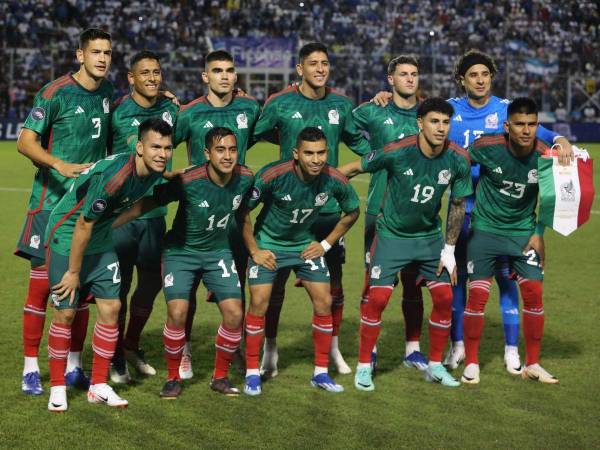 Honduras golpeó el orgullo de México luego de imponerse 2-0 en la ida disputada en Tegucigalpa. El Tri quiere dejar a la H sin Copa América y esta sería su alineación.