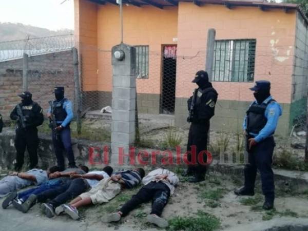 Los pandilleros fueron llevados a la sede principal de la FNAMP en Tegucigalpa. Foto: Alex Pérez/EL HERALDO