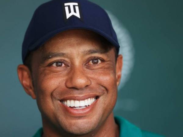 Tiger Woods de los Estados Unidos habla con los medios después de jugar en la tercera ronda del Torneo Memorial el 18 de julio de 2020 en Muirfield Village Golf Club en Dublin, Ohio. Foto:AFP