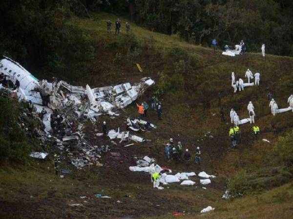 En el accidente del avión LaMia, que enlutó al Chapecoense, murieron 71 personas en una zona montañosa de Colombia.