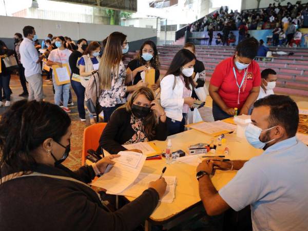 Unos 35 mil docentes aspiran a obtener su nombramiento.