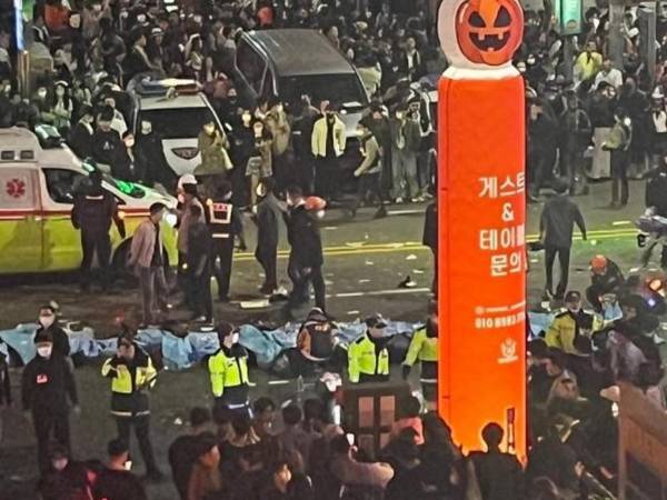 La estampida se produjo cerca del Hotel Hamilton frente a la estación de metro de Itaewon, por causas aún no establecidas.