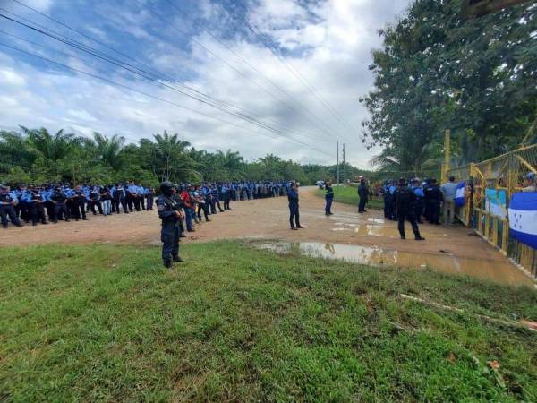 La propiedad permanecía tomada por el grupo de campesinos contra quienes se libró orden de captura en las últimas horas.