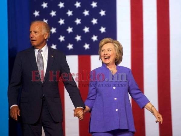 La candidata presidencial Hillary Clinton realiza una manifestación con el vicepresidente estadounidense Joe Biden en las instalaciones deportivas de Riverfront Sports en Scranton, Pensilvania. Foto: Agencia AFP.